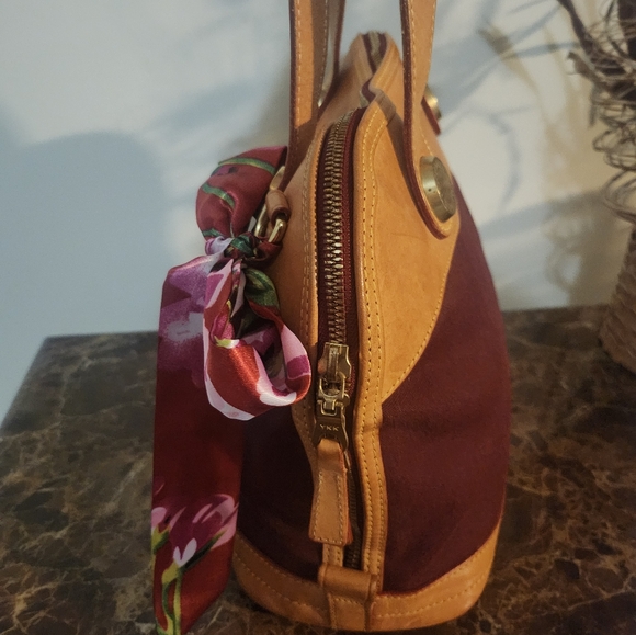 Dooney & Bourke Burgundy Tote EUC - Picture 11 of 16
